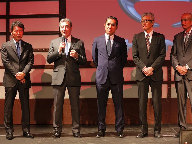 HINO se presenta en Argentina