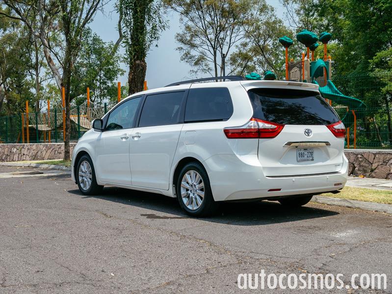 Toyota Sienna 2015