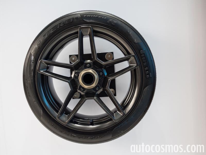 Showroom VUHL Automotive Ciudad de México