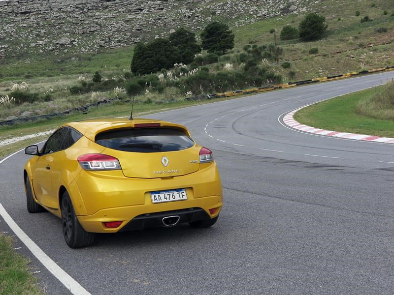 Peugeot 308 S GTi, Renault Megane RS, VW Scirocco