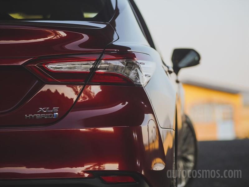 Toyota Camry Híbrido 2019