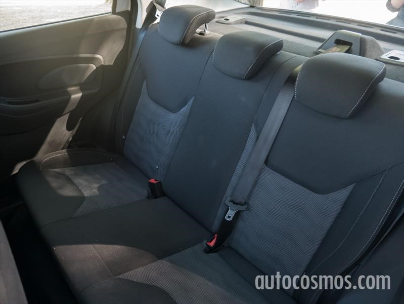 Ford Ka+ (sedán) a prueba