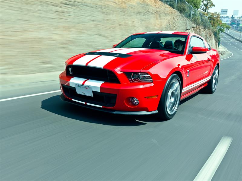 Mustang 50 años: 2013 el V8 más poderoso del mundo