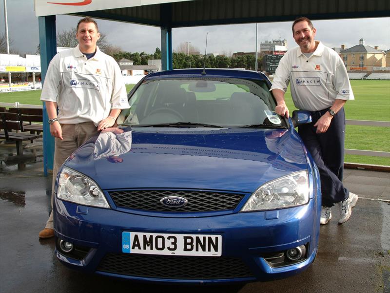 Ford Mondeo ST220