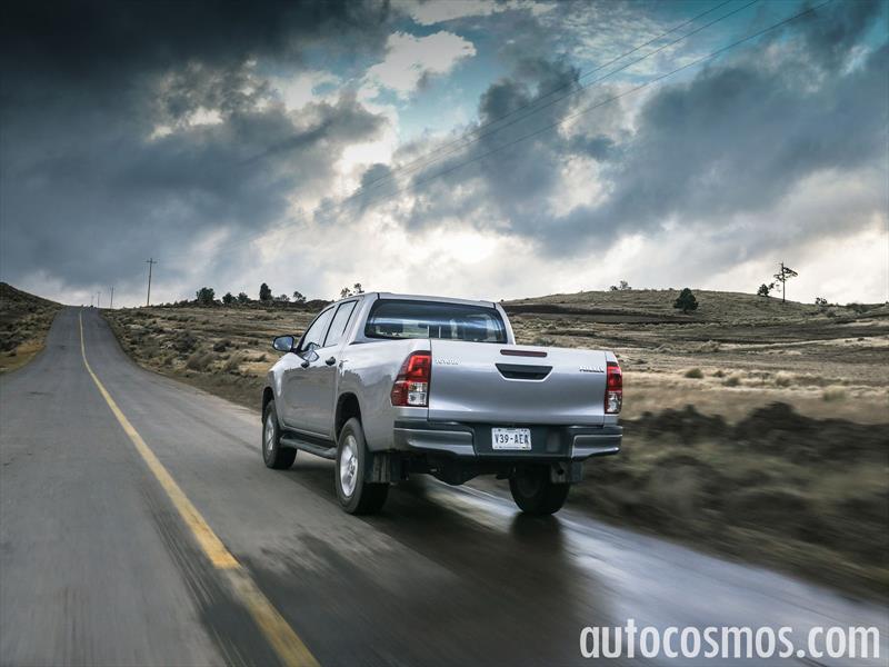 Nissan NP300 vs Toyota Hilux vs Mitsubishi L200