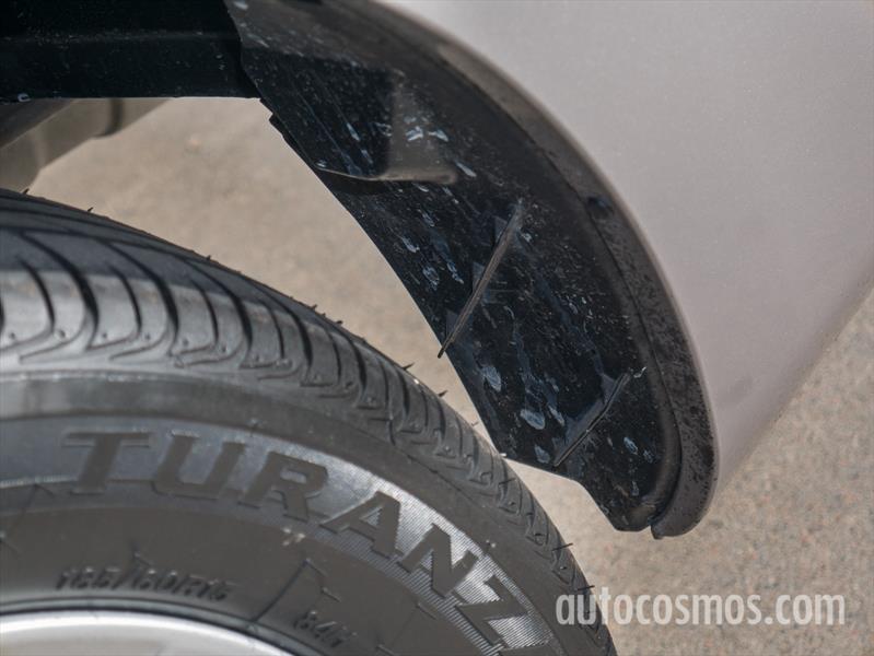 Prueba al renovado Toyota Etios 2016