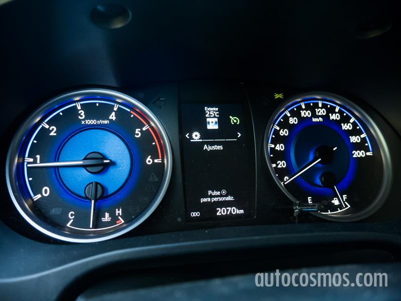 Nueva Toyota Hilux a prueba