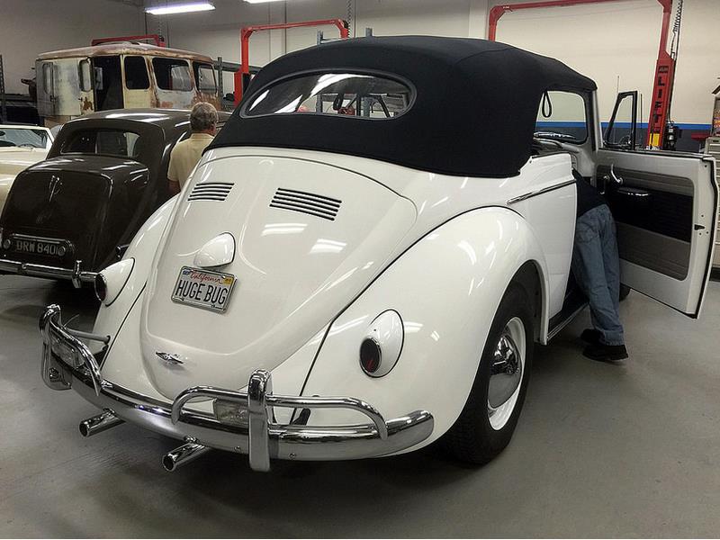 Un Vocho convertible gigante