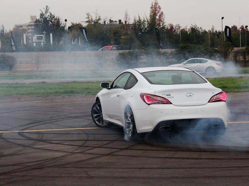 Hyundai Genesis Coupé 2012