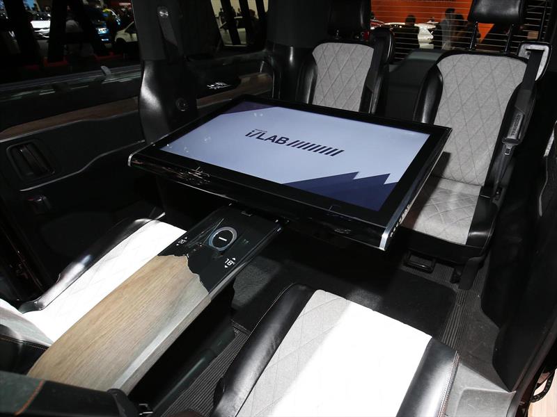 Peugeot Traveller i-Lab Concept