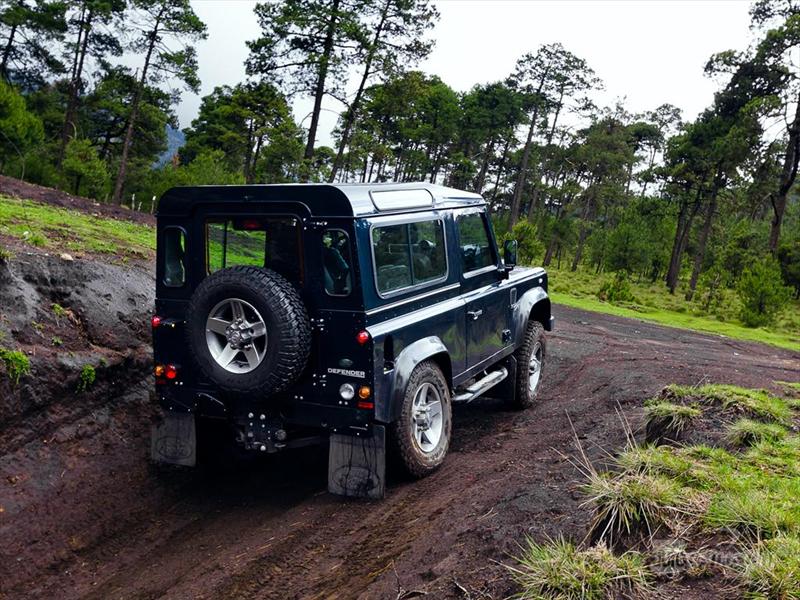Land Rover Defender SW 90” 2012 a prueba