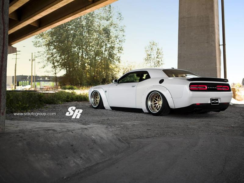 Challenger SRT Hellcat por Liberty Walk y SR Auto