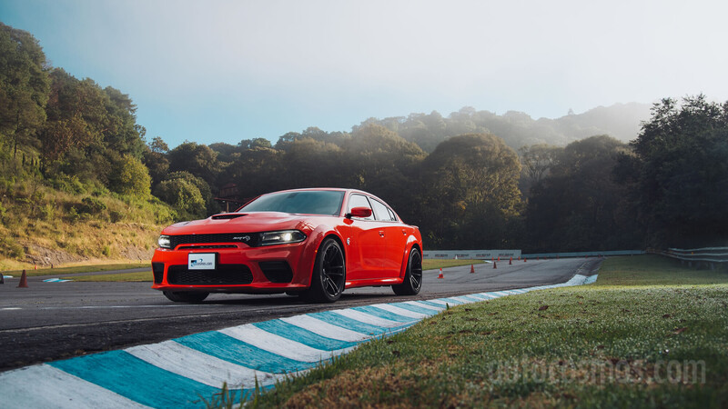 Dodge Charger SRT Hellcat Widebody a prueba
