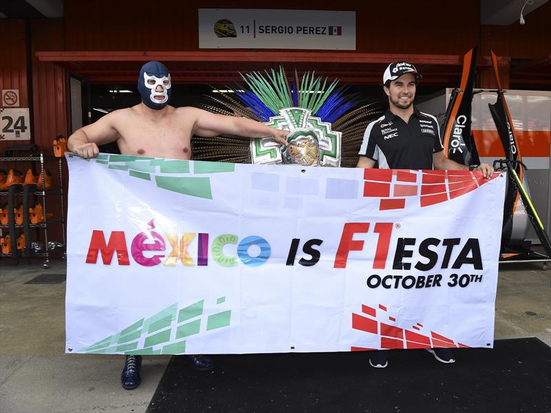 Checo Pérez y Blue Demon Jr.