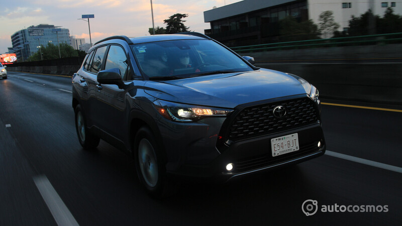 Toyota Corolla Cross 2022, prueba