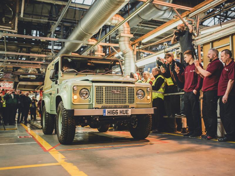 Land Rover Defender dice adiós