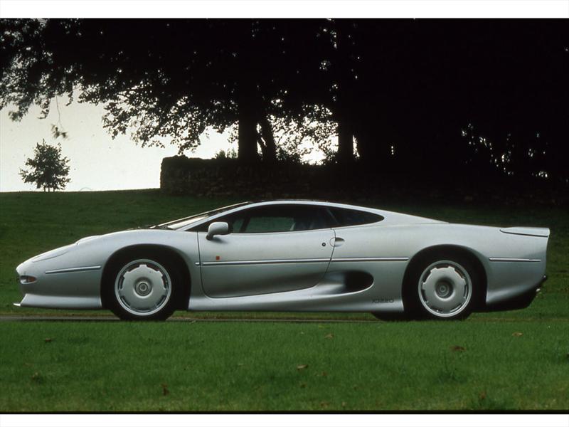 Jaguar XJ220