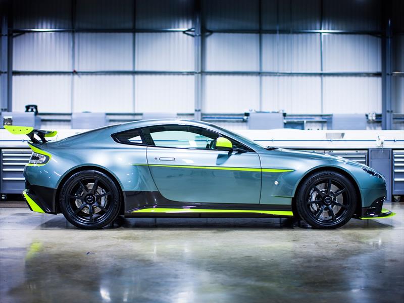 Aston Martin Vantage GT8