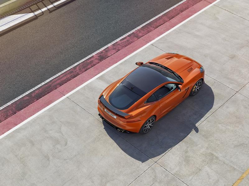 Jaguar F-Type SVR 2017