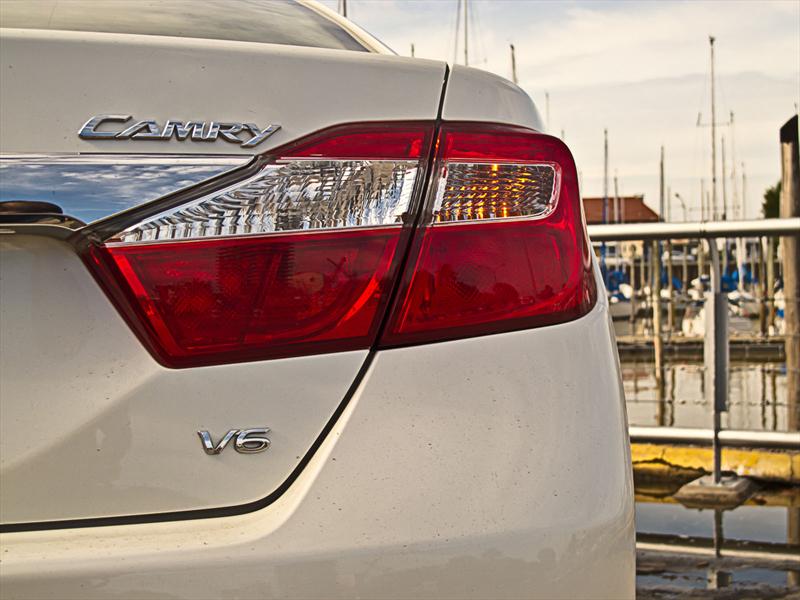 Toyota Camry V6 a prueba