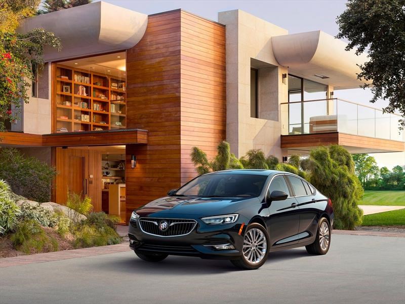 Buick Regal Sportback y TourX 2018