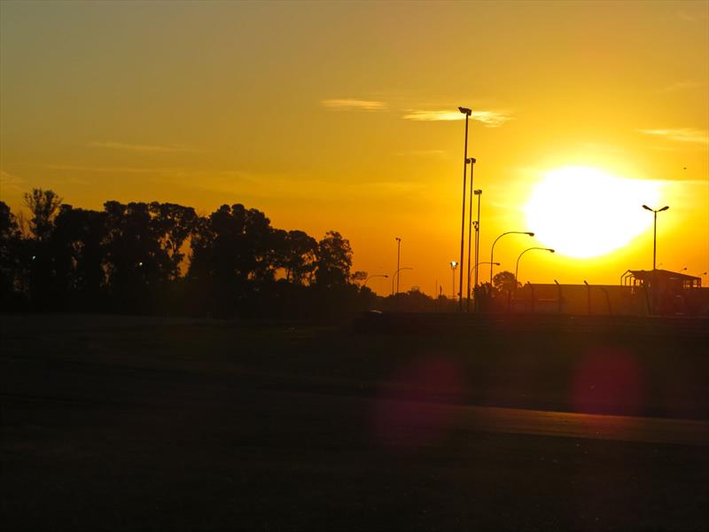 Un dia en la pista con el FIAT Linea Competizione
