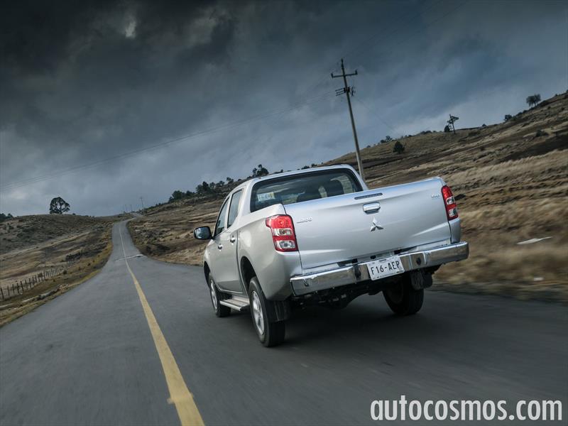 Nissan NP300 vs Toyota Hilux vs Mitsubishi L200