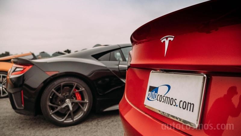 Tesla Model 3 vs BMW i8 Roadster vs Acura NSX