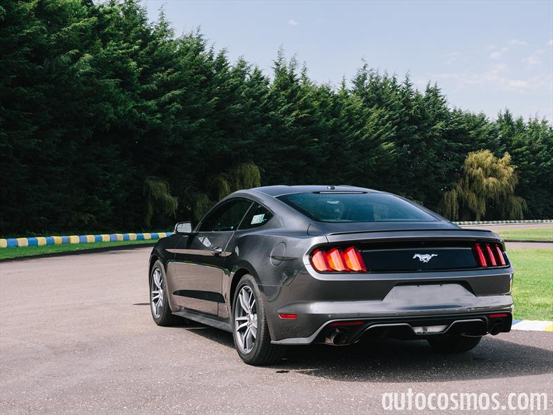 Ford Mustang EcoBoost 2016
