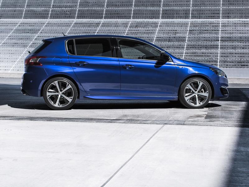 El nuevo Peugeot 308 GT calienta el asfalto