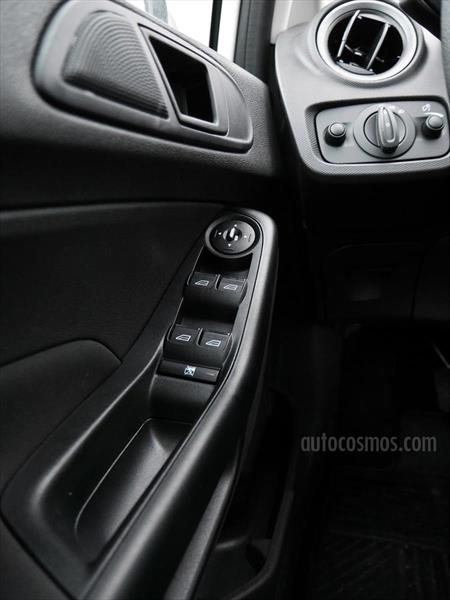 Ford Fiesta Kinetic hecho en Brasil a prueba