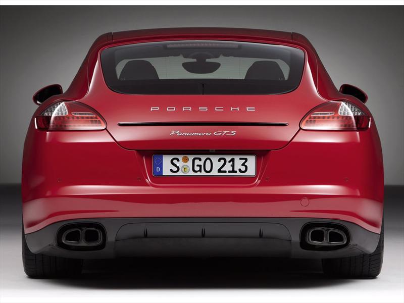 Porsche Panamera GTS 2012