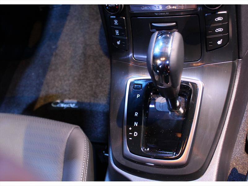 Hyundai Genesis Coupé 2012