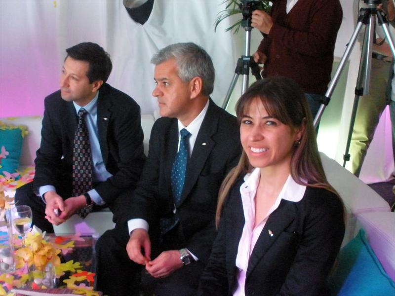 Bernanrdo Garcia (Gerente de Comunicación de GM Argentina, Sergio Rocha (Presidente GM Argentina) y