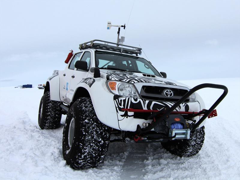 Toyota Hilux expedición Antártida