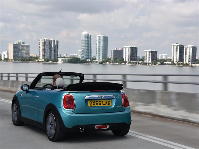 MINI Cooper Convertible 2016