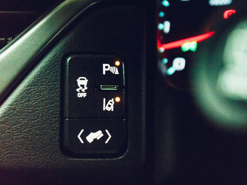 Chevrolet Suburban 2015