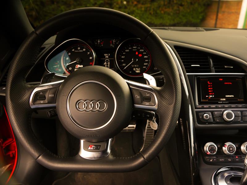 Audi R8 V10 Plus 2014