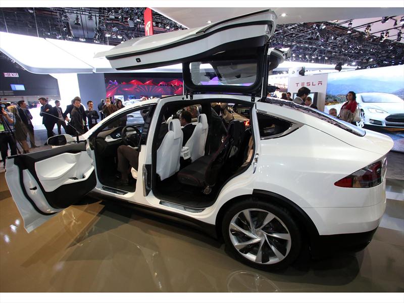 Tesla Model X, otra vez en Detroit