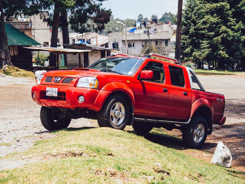 Nissan Frontier LE 4x4 2014