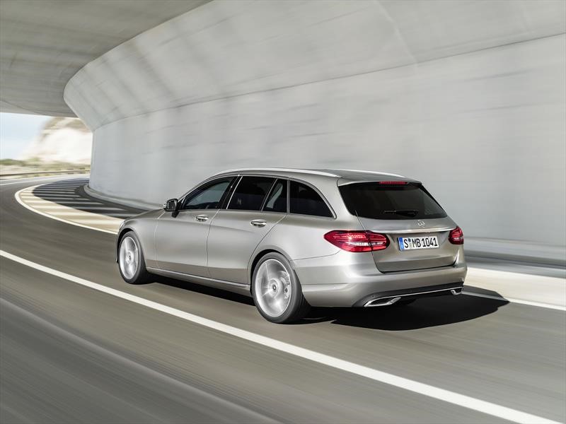 Mercedes-Benz Clase C se actualiza