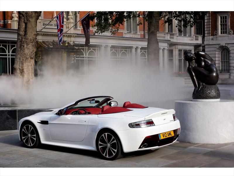 Aston Martin V12 Vantage Roadster