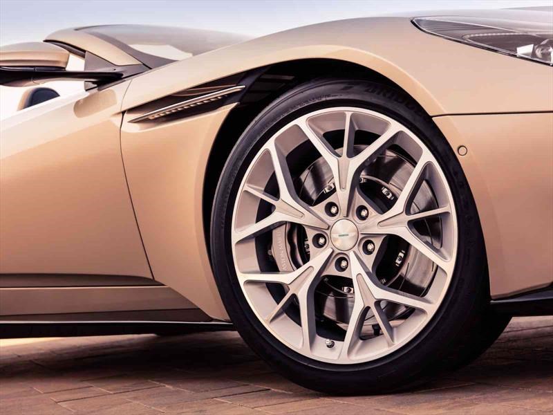 Aston Martin DB11 Volante