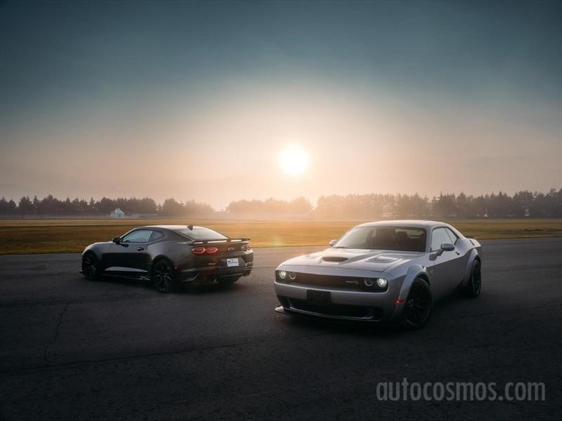 Camaro ZL1 vs Challenger SRT Hellcat Widebody