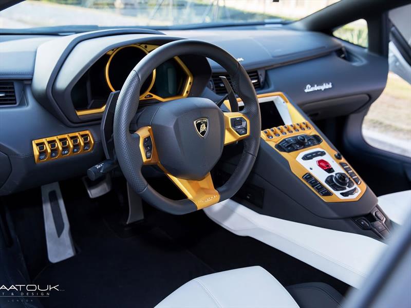 Lamborghini Aventador Roadster Golden
