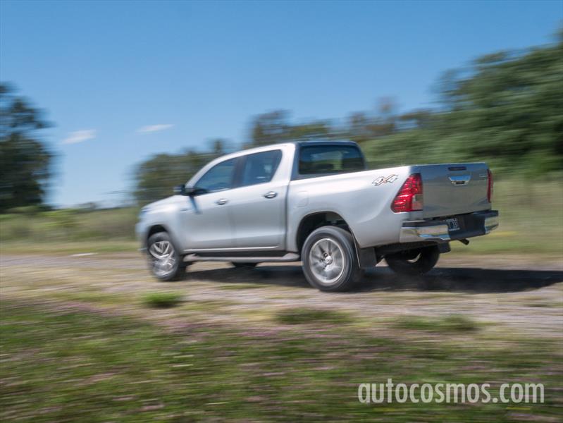 Nueva Toyota Hilux a prueba