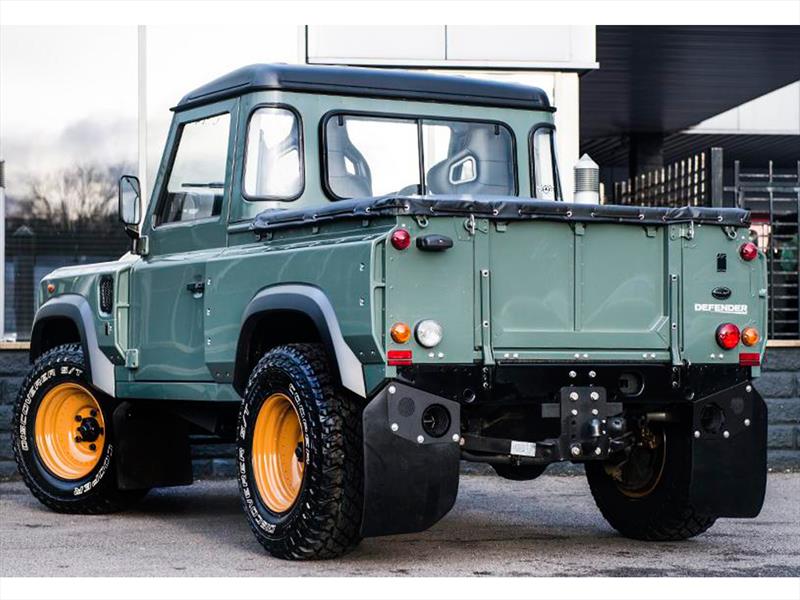 Land Rover Defender Pickup por Kahn Design