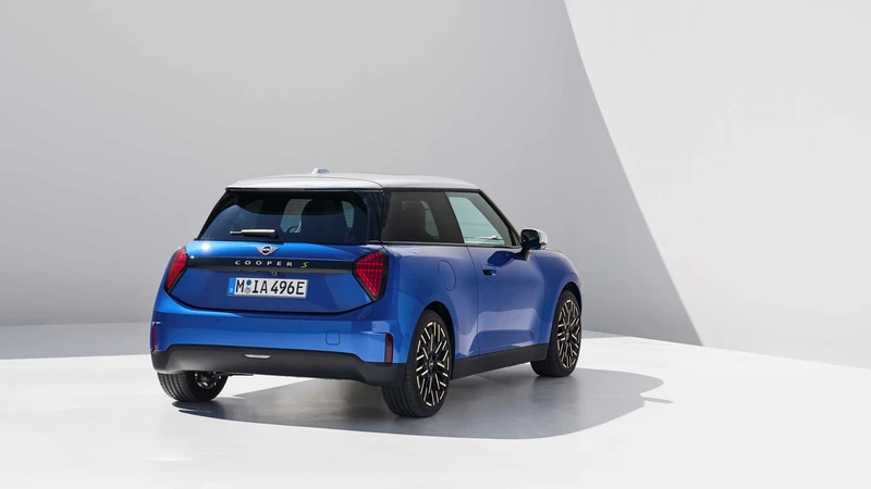 (-) EMBARGO MINI Cooper EV 2024