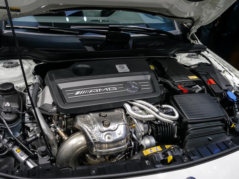 Mercedes-Benz GLA 45 AMG 2015