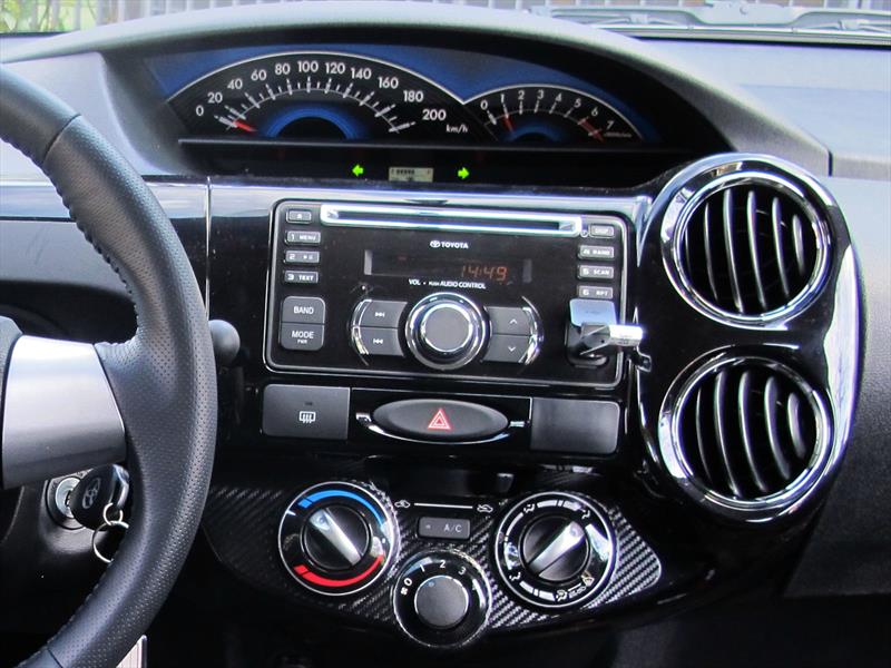 Prueba nuevo Toyota Etios